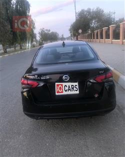 نيسان فيرسا